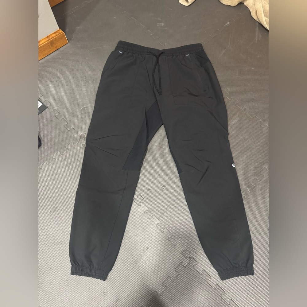 Lululemon Men's License to Train (LTT) Jogger Black - L
